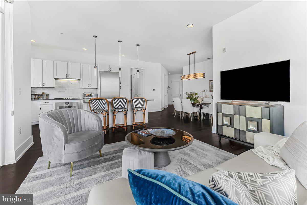 SOCIETY HILL - Residential