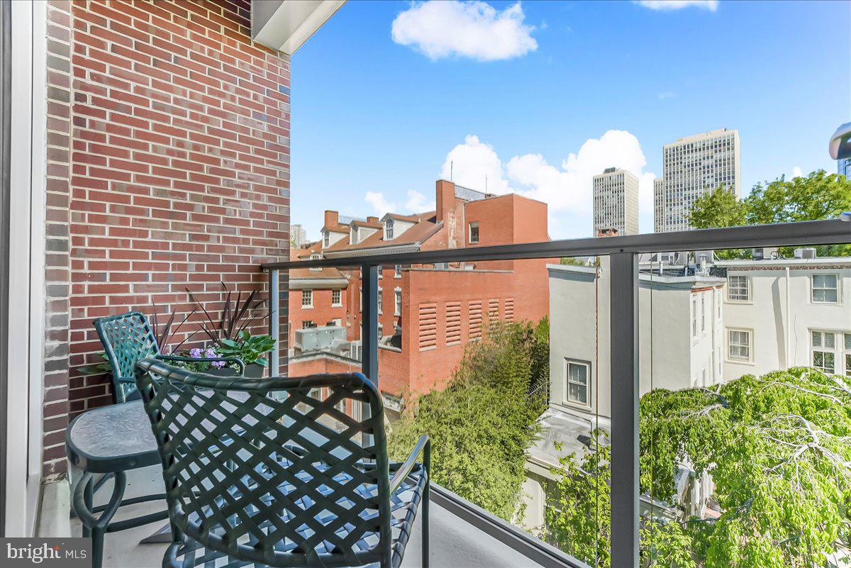 SOCIETY HILL - Residential