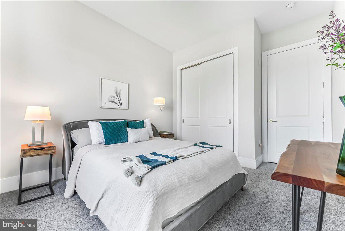 SOCIETY HILL - Residential