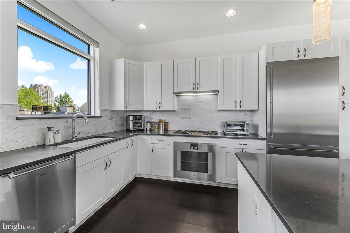 SOCIETY HILL - Residential