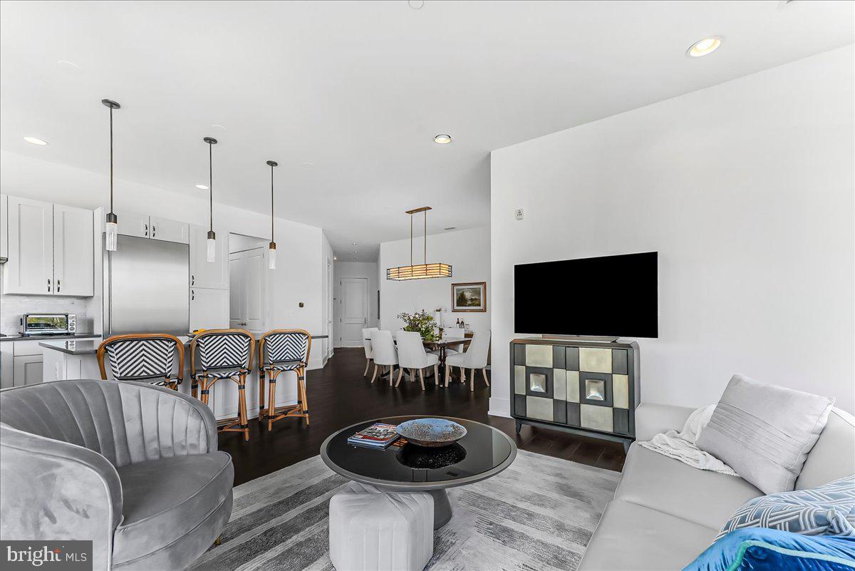 SOCIETY HILL - Residential