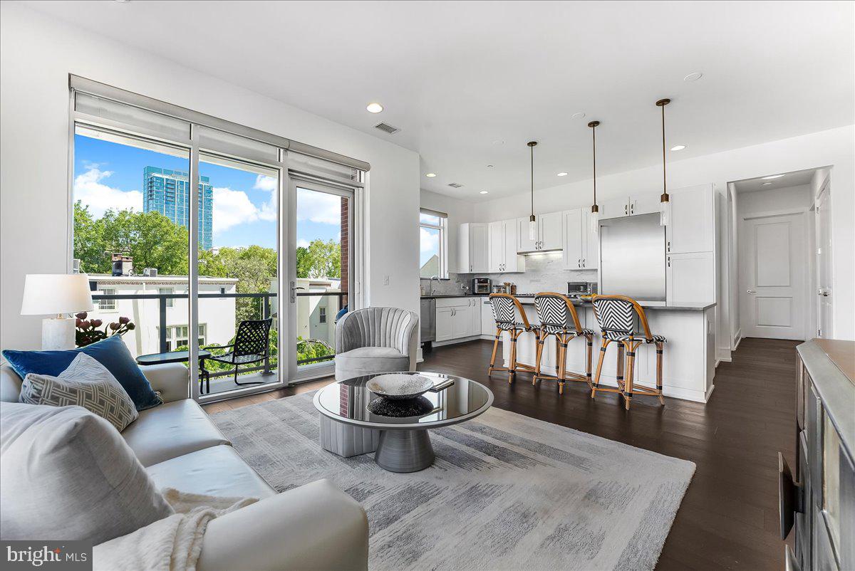 SOCIETY HILL - Residential