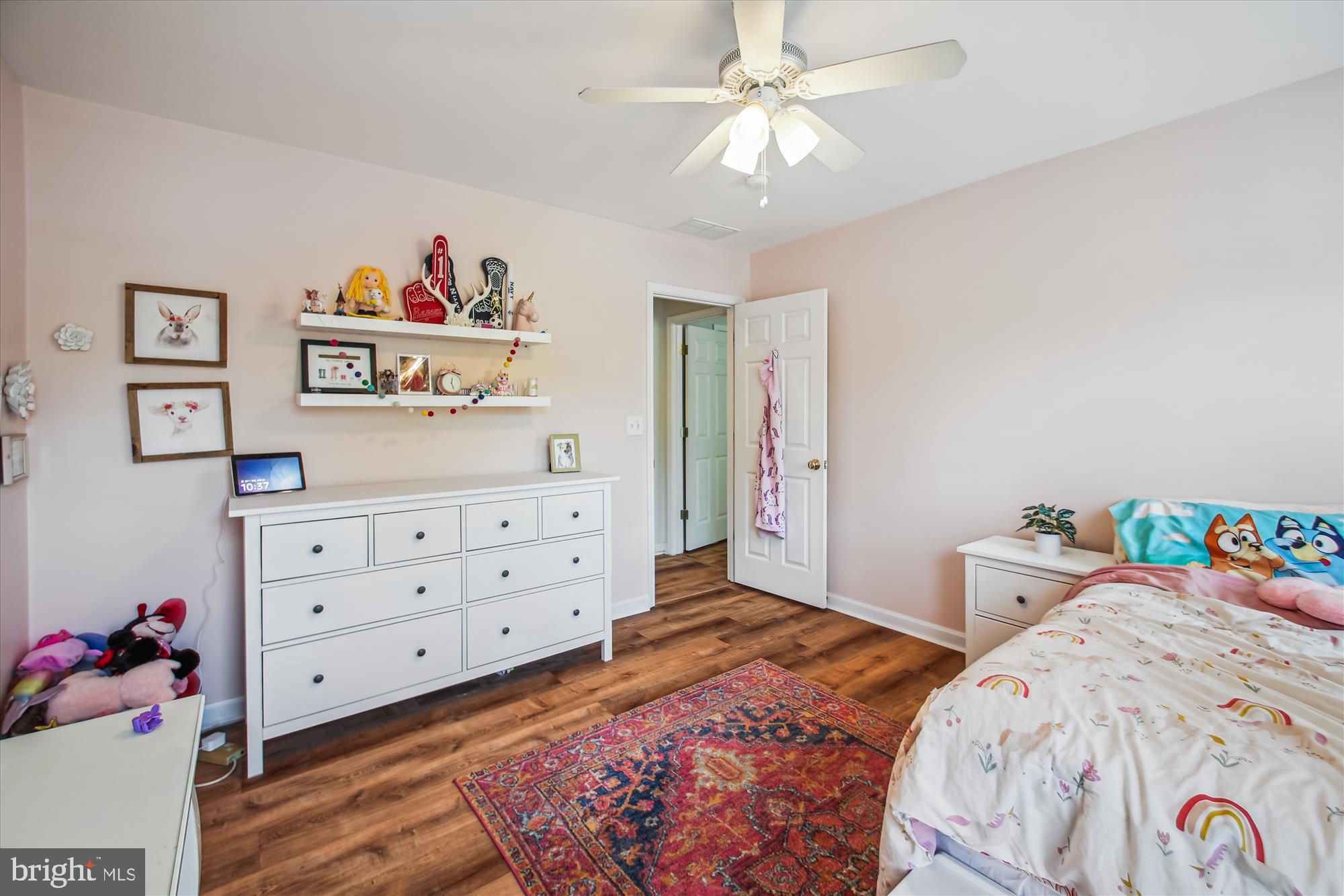 WOODLAND BEACH - Residential