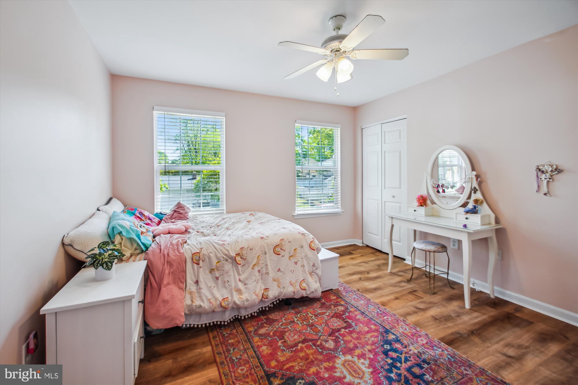 WOODLAND BEACH - Residential