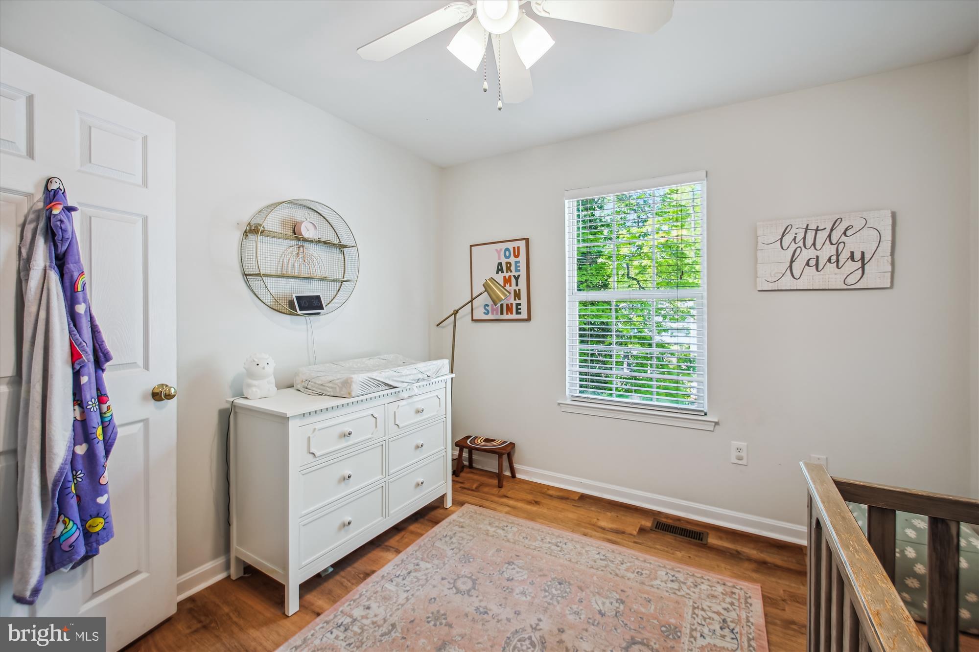 WOODLAND BEACH - Residential