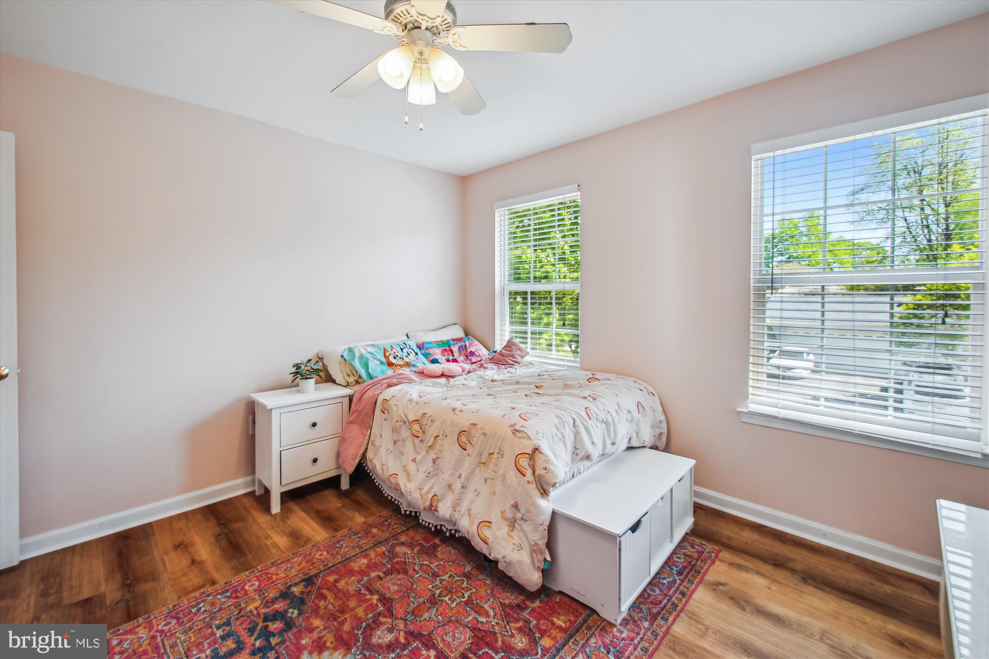 WOODLAND BEACH - Residential