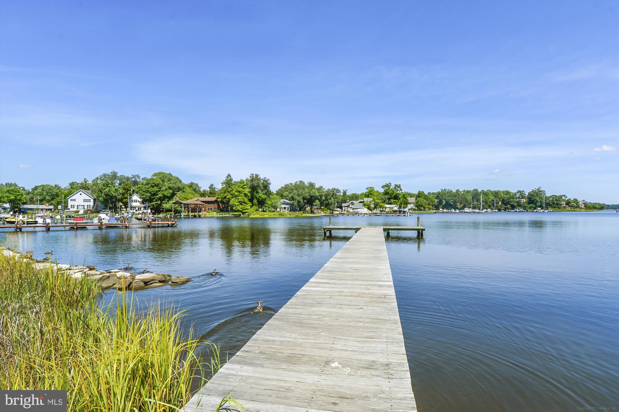 WOODLAND BEACH - Residential