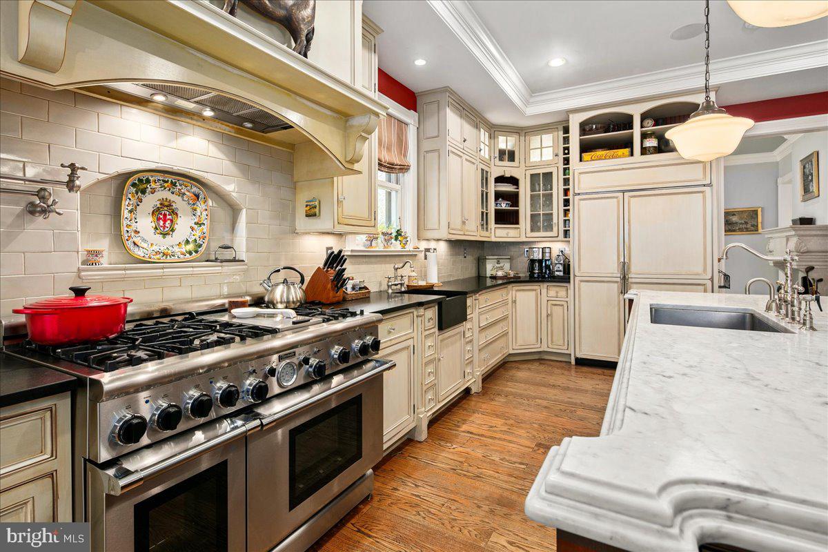 KENSINGTON - Residential