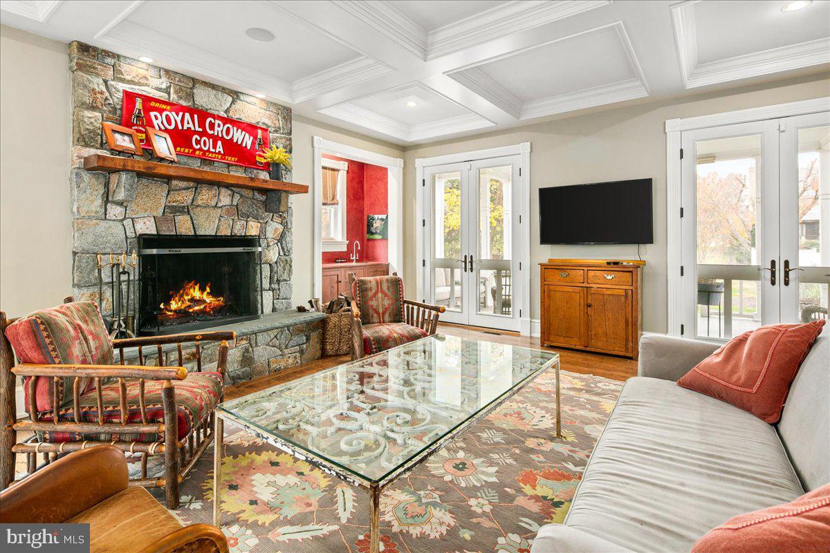 KENSINGTON - Residential