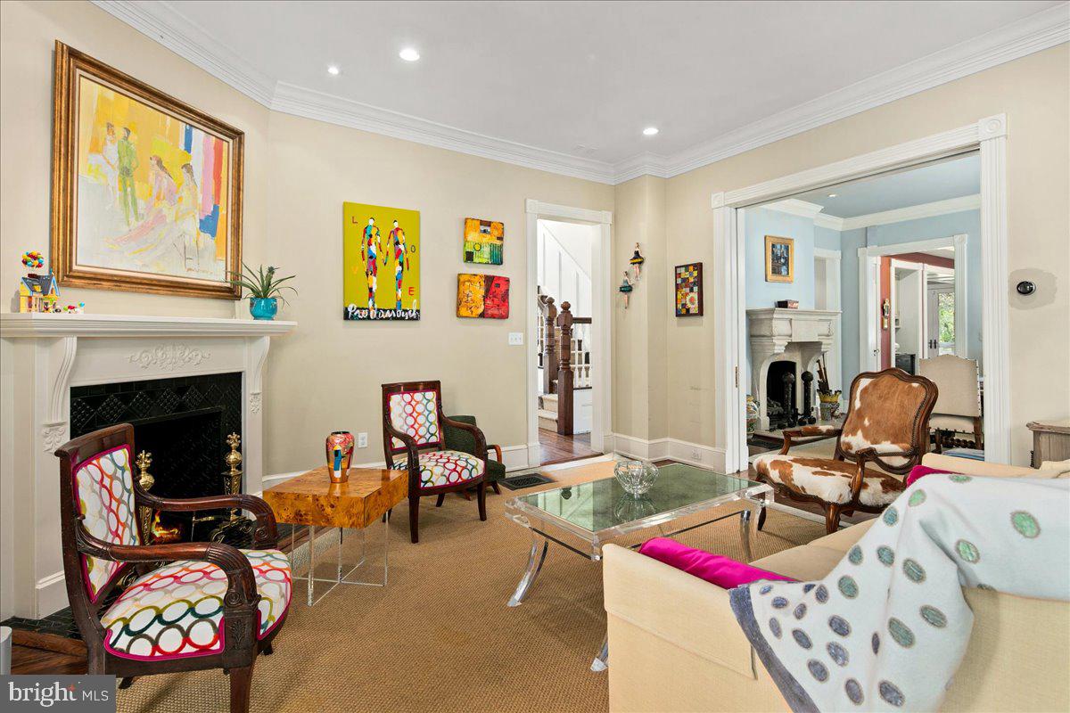 KENSINGTON - Residential