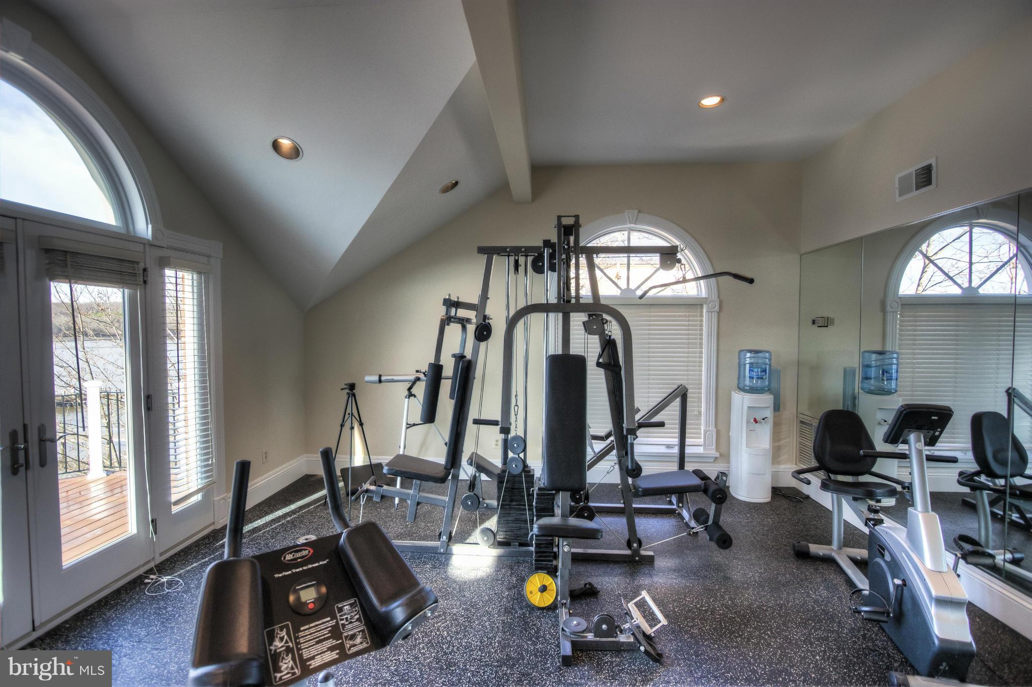 MT VERNON ON THE POTOMAC - Residential