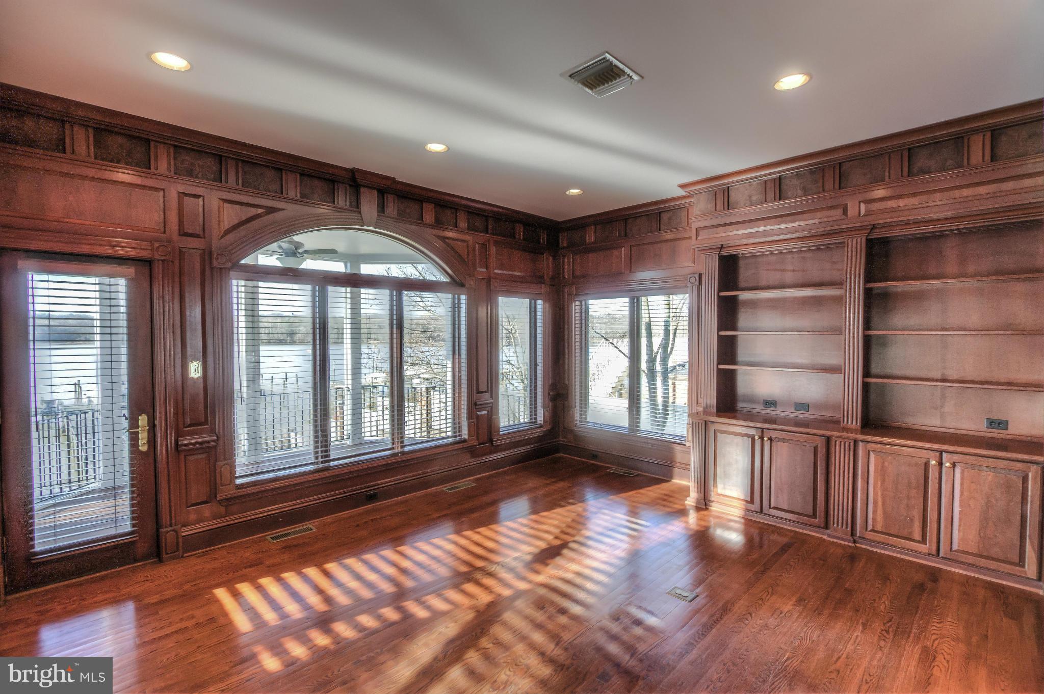 MT VERNON ON THE POTOMAC - Residential