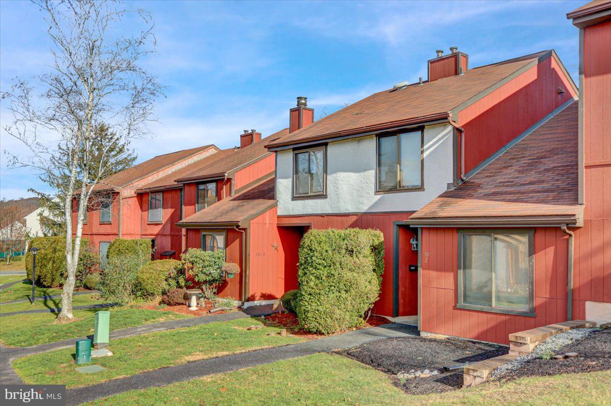 LAUREL SPRINGS - Residential