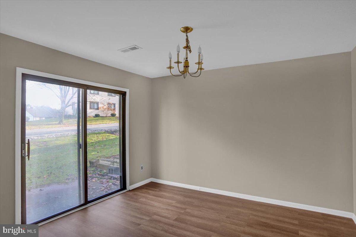 LAUREL SPRINGS - Residential