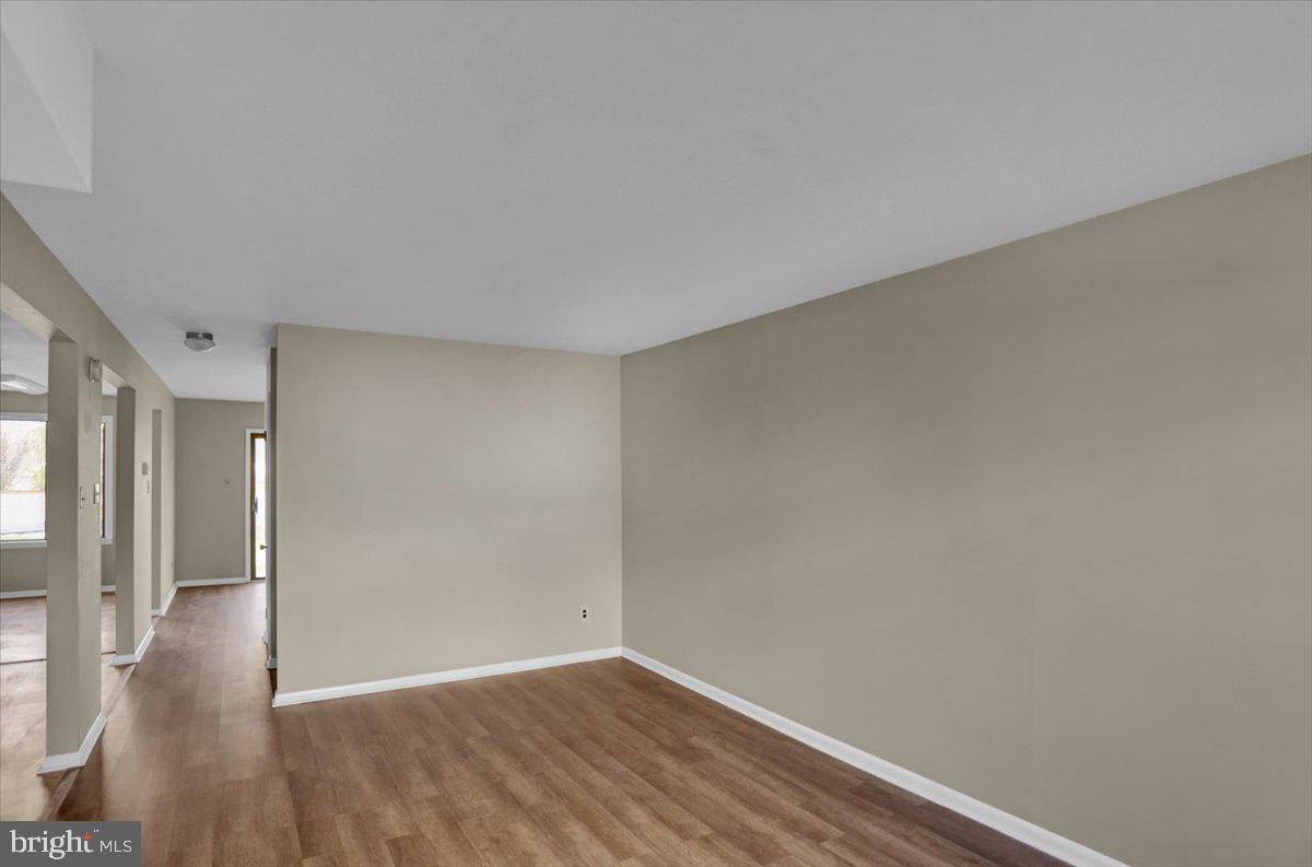 LAUREL SPRINGS - Residential