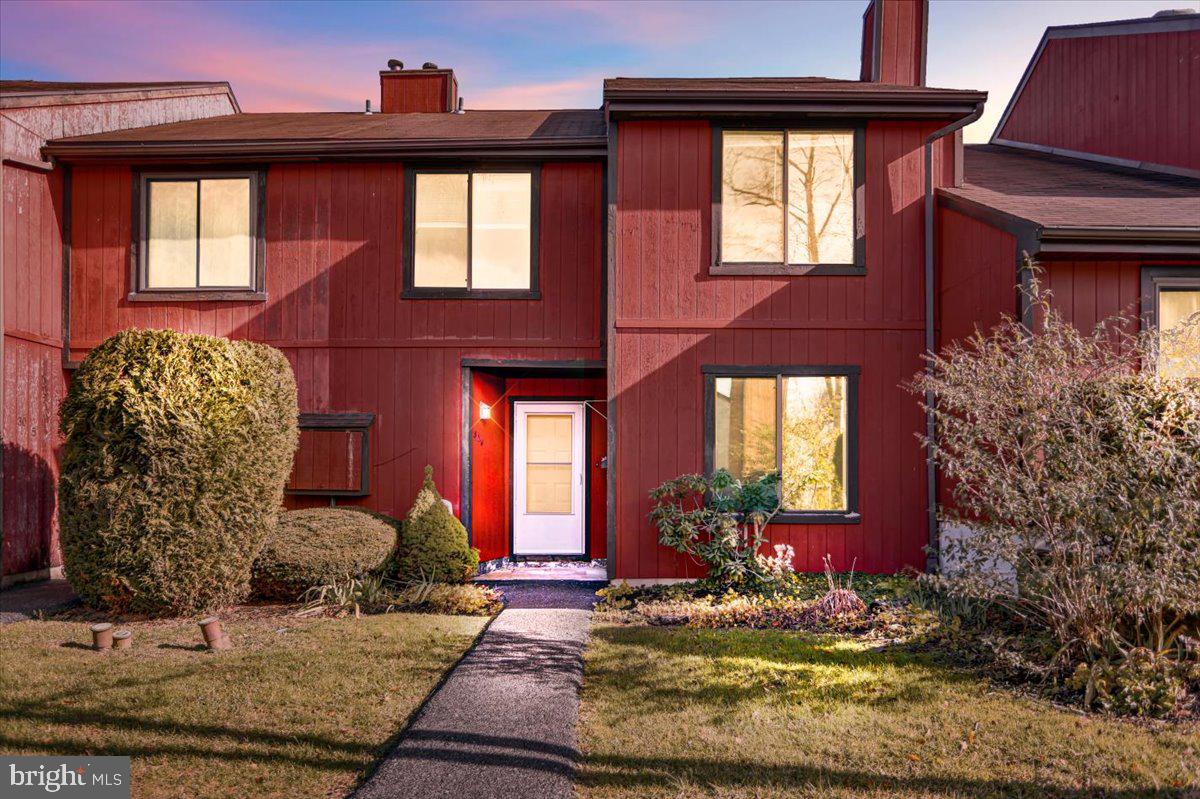 LAUREL SPRINGS - Residential