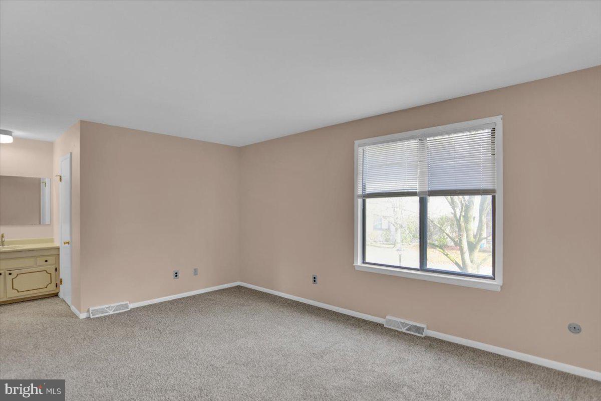 LAUREL SPRINGS - Residential