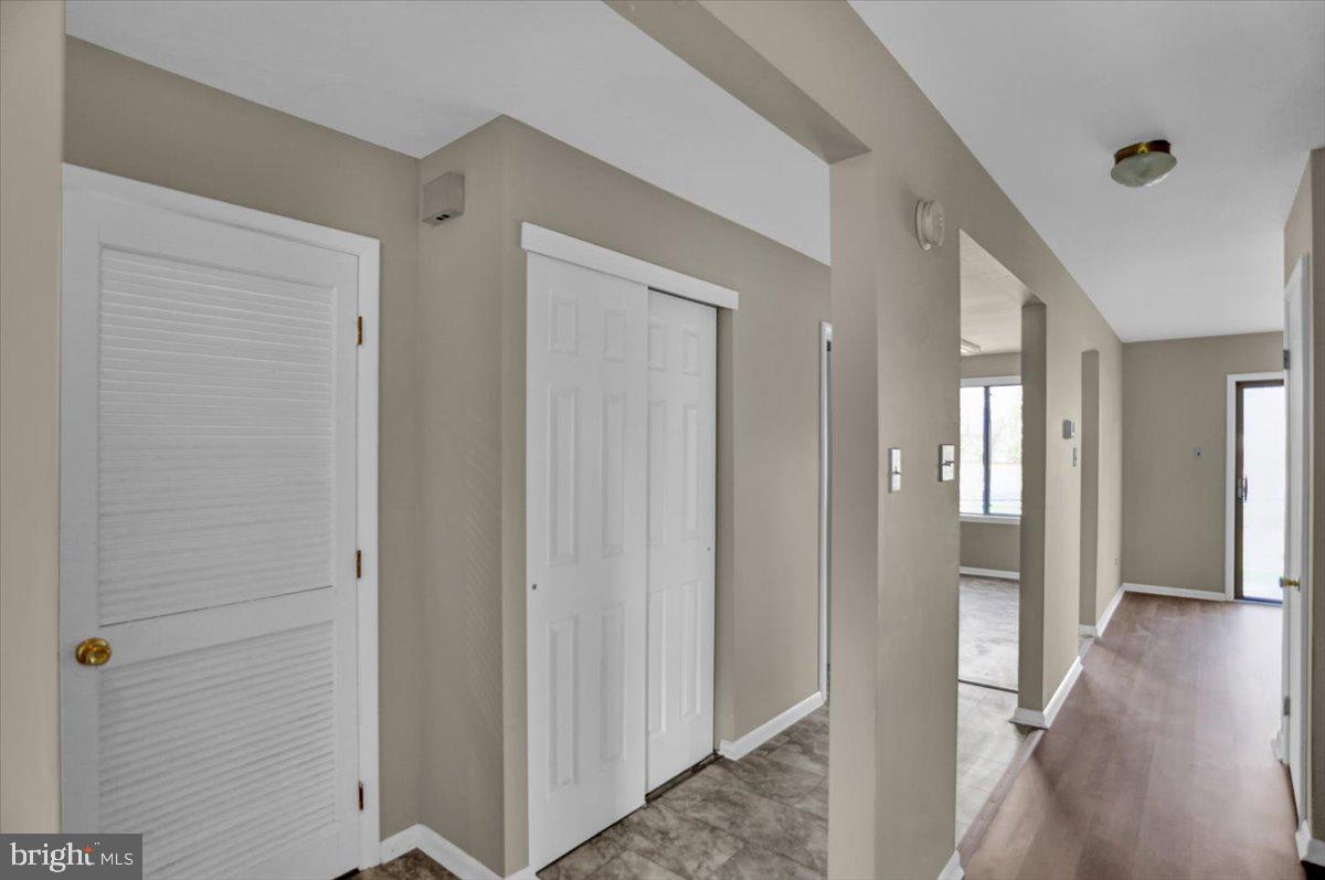 LAUREL SPRINGS - Residential