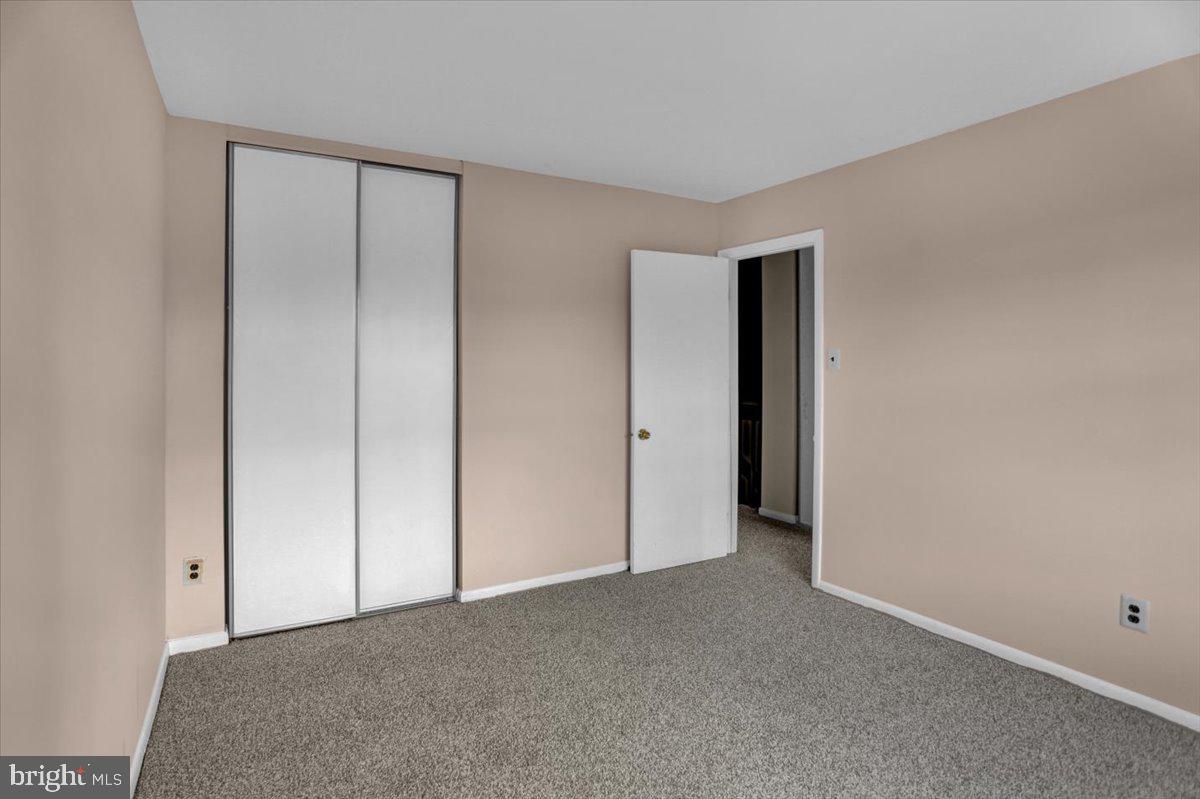 LAUREL SPRINGS - Residential