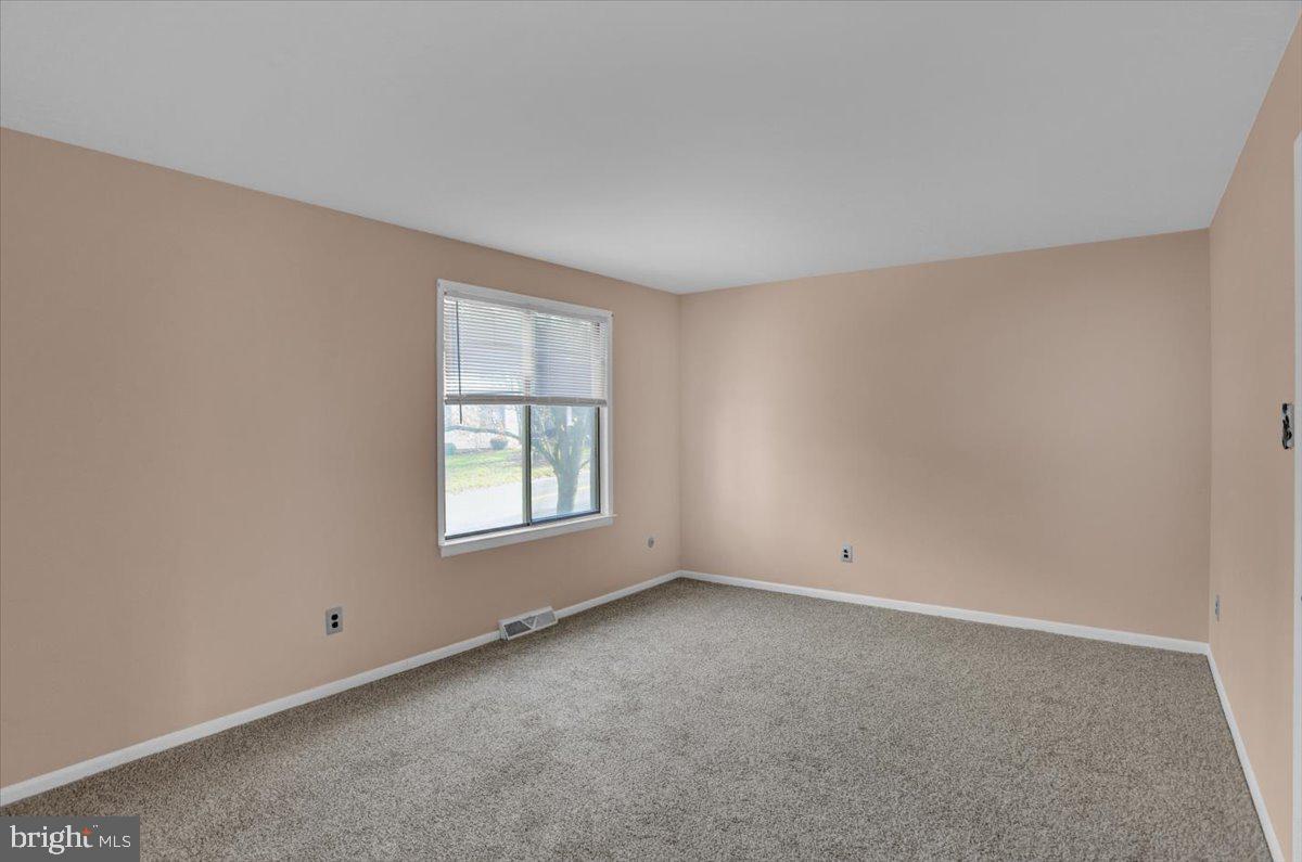 LAUREL SPRINGS - Residential