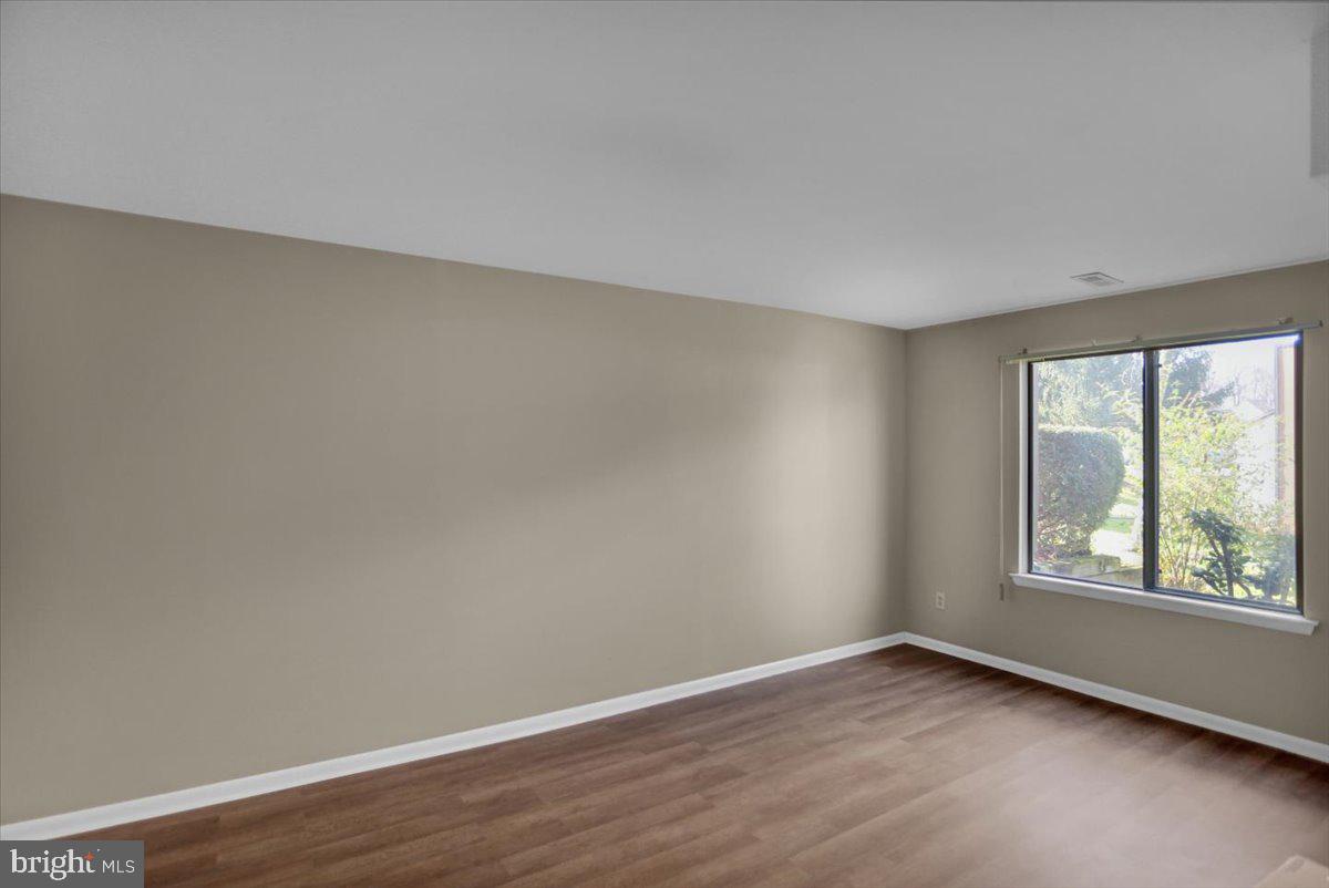 LAUREL SPRINGS - Residential