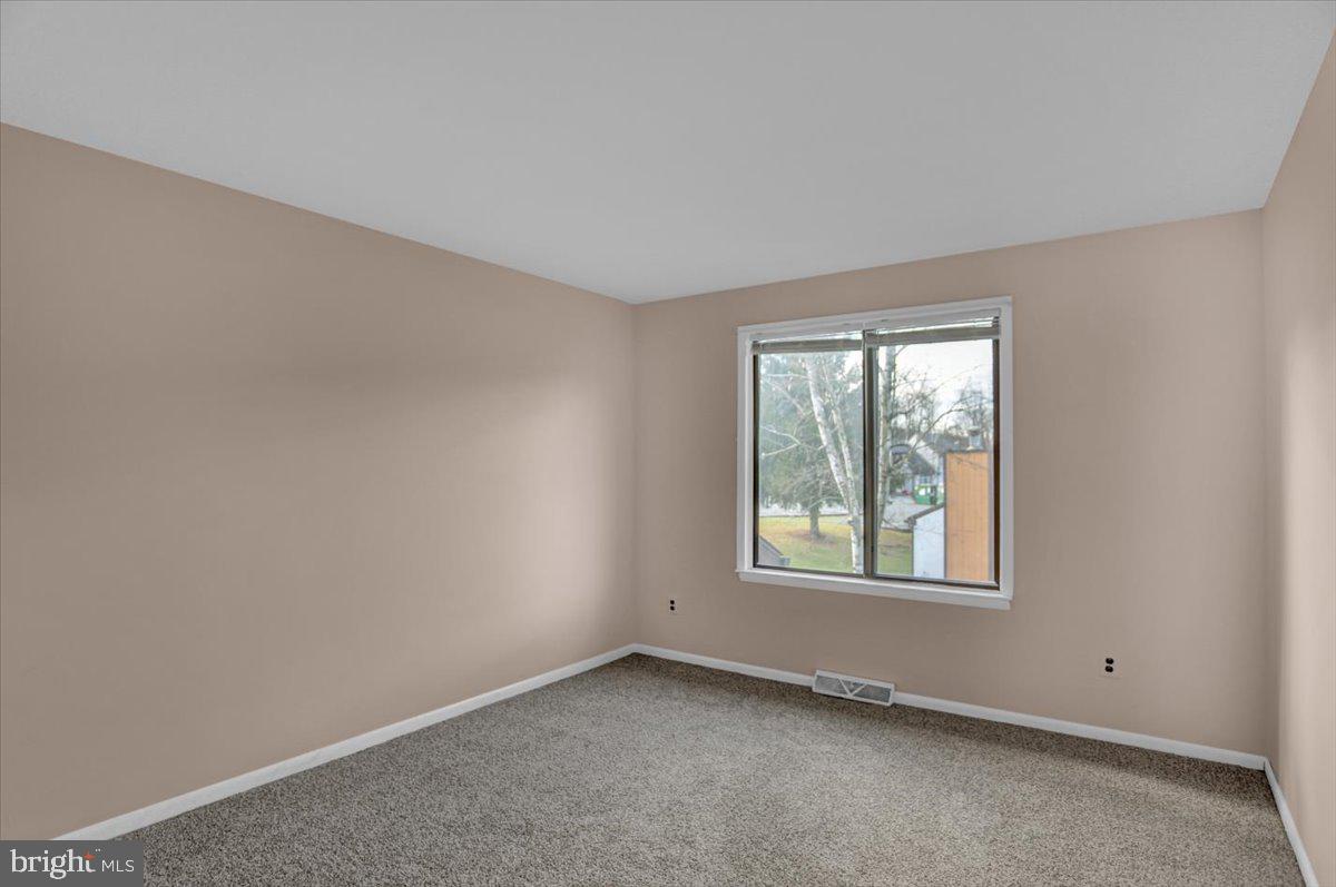 LAUREL SPRINGS - Residential