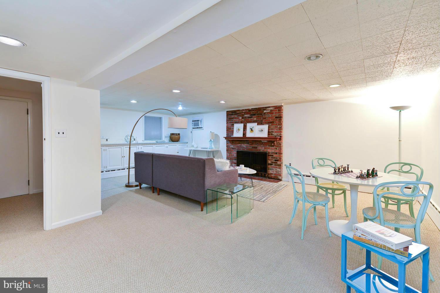 BRADDOCK HEIGHTS - Residential