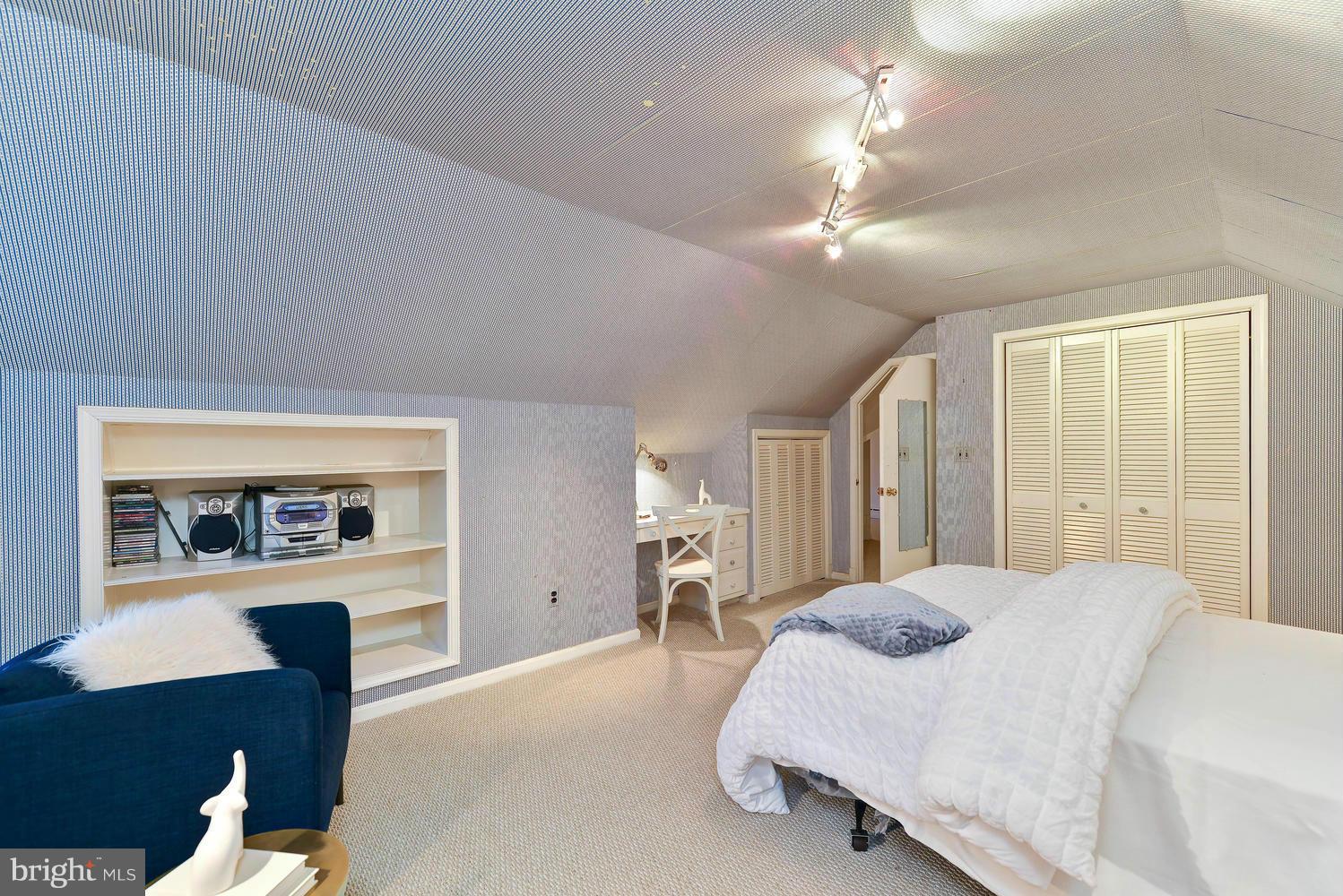 BRADDOCK HEIGHTS - Residential