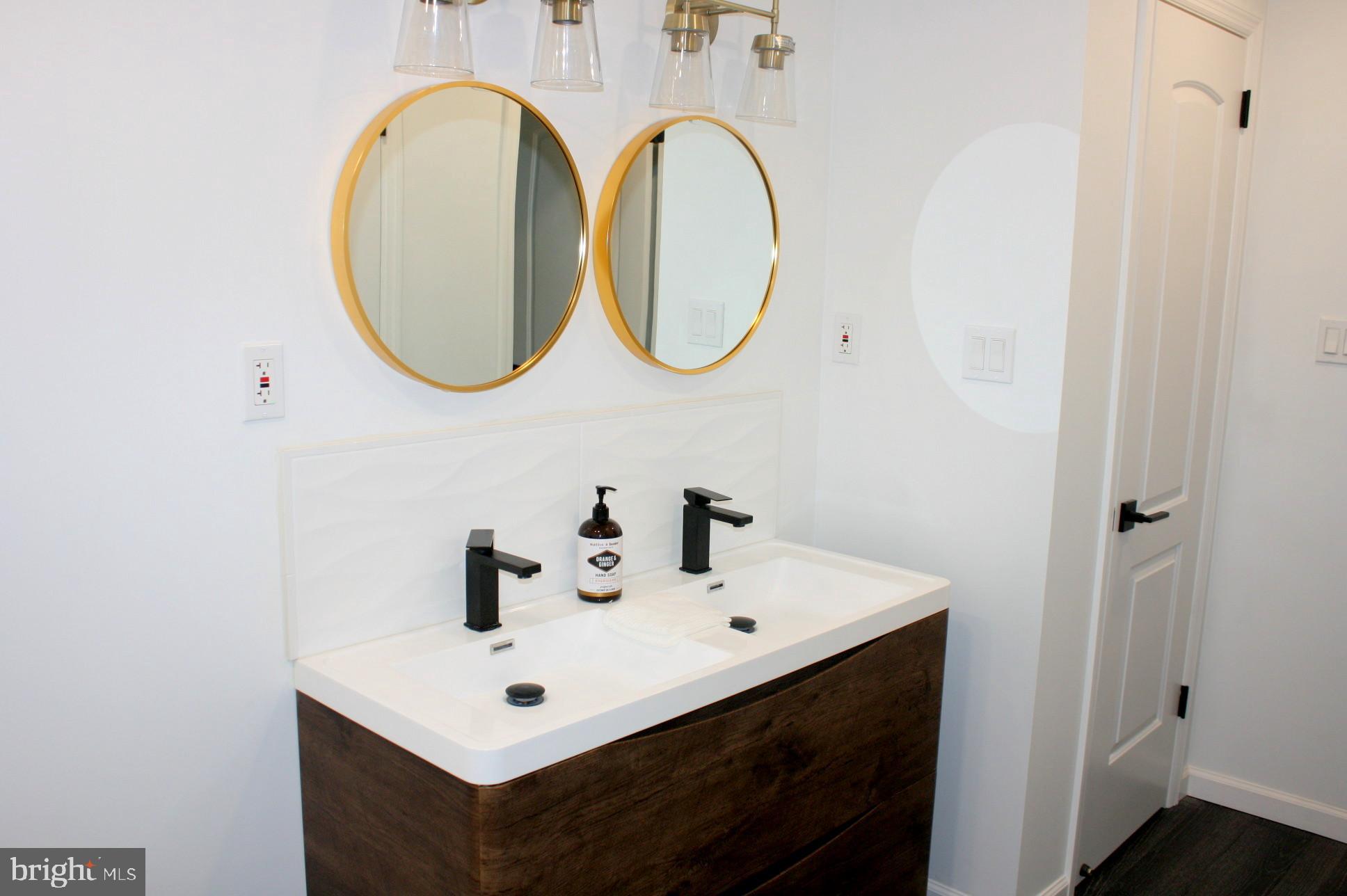 YARDLEY COMMONS - Residential Lease