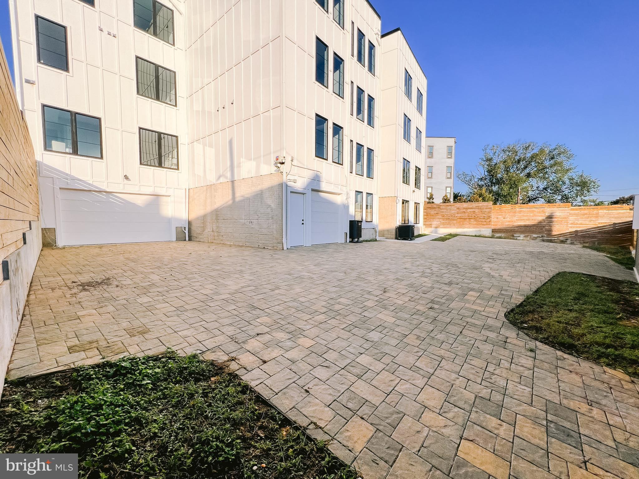 1268 HOLBROOK TERRACE NE LOWER UNIT