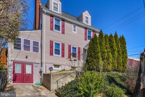 Photo of 3701 Decatur Avenue, Kensington, MD 20895 (MLS # MDMC2129540) Photo of 3701 Decatur Avenue, Kensington, MD 20895 (MLS # MDMC2129540)