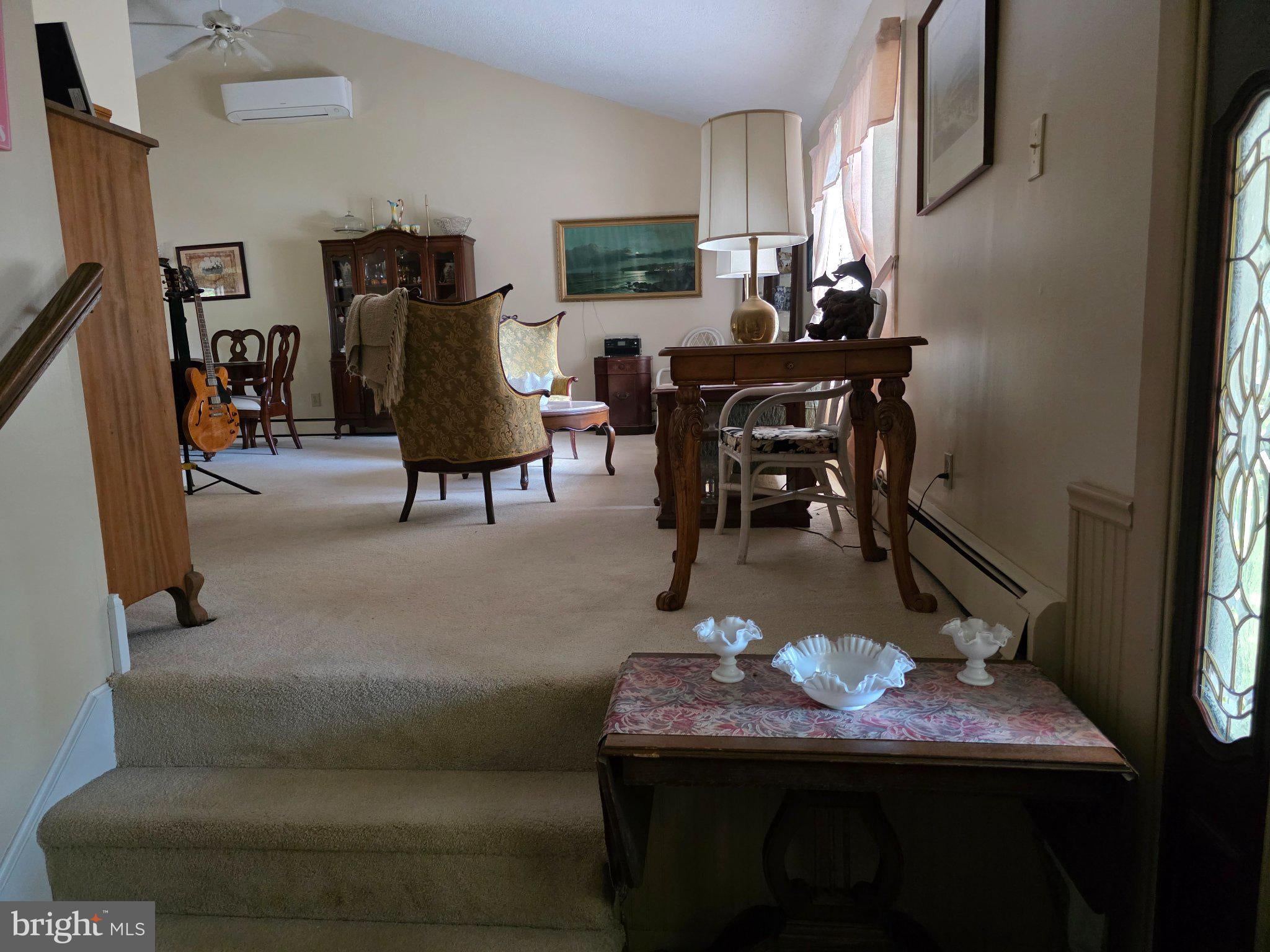 100 REEL AVENUE