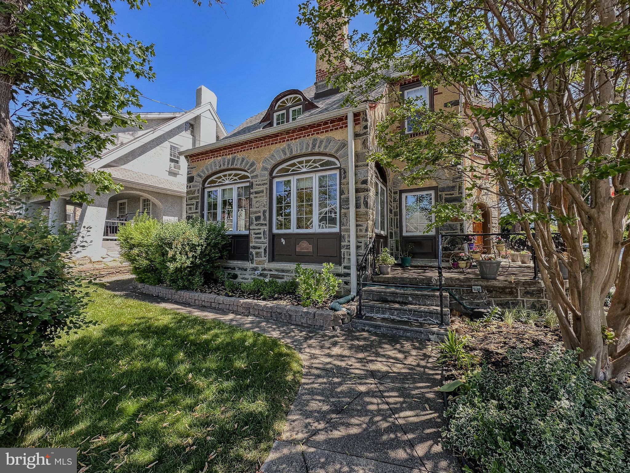 BEVERLY HILLS - Residential