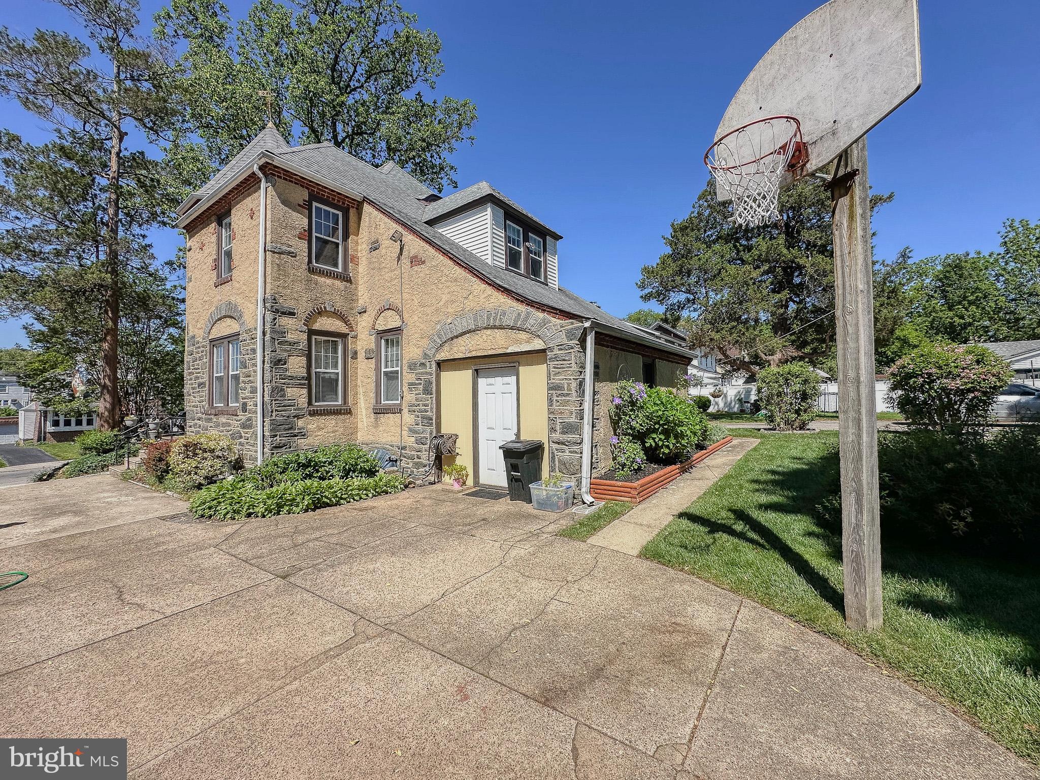 BEVERLY HILLS - Residential