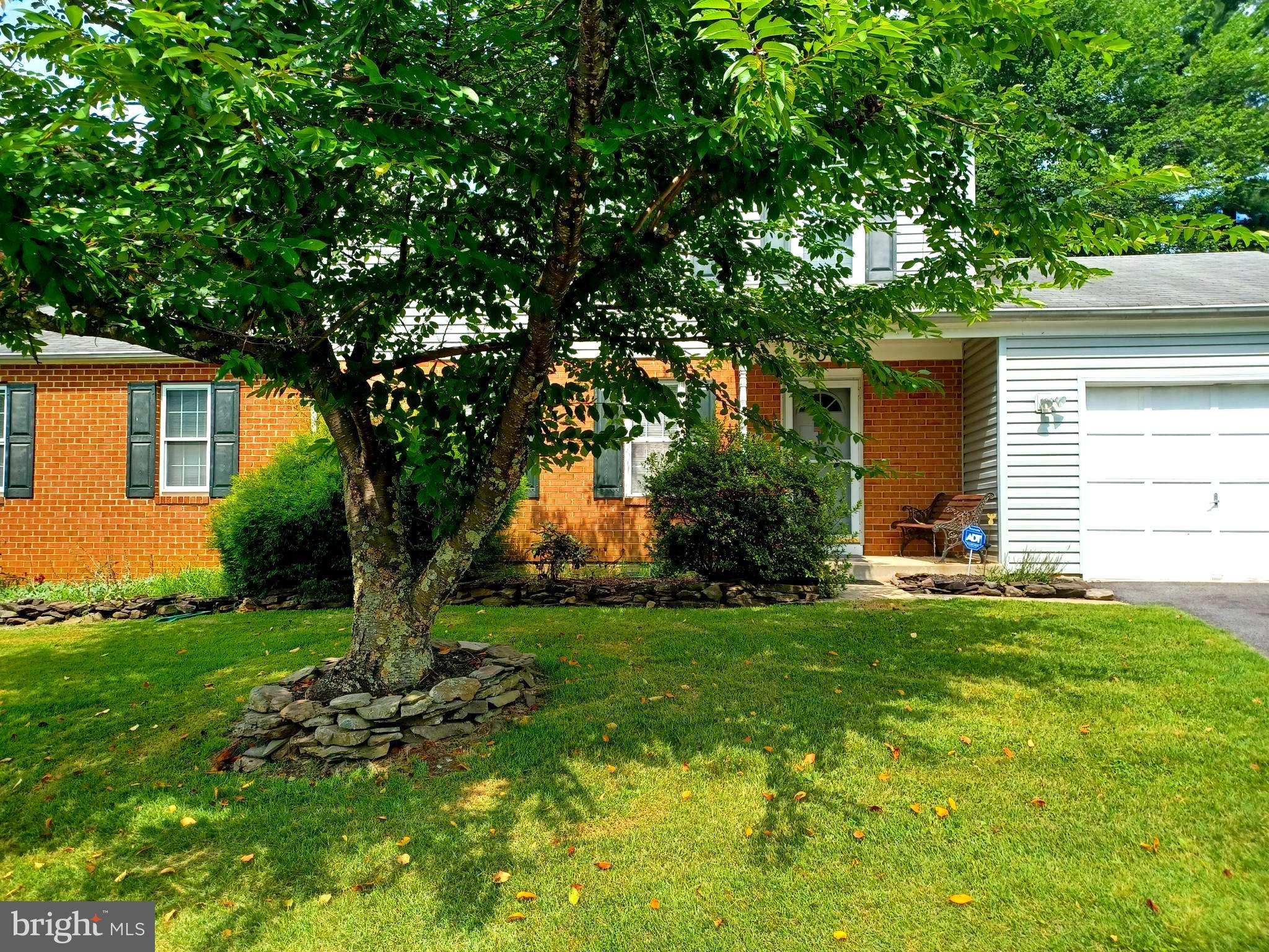 OAKHURST - Residential Lease