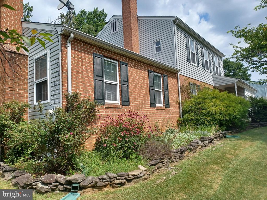 Photo of 17 Blackburn Court, BURTONSVILLE, MD 20866 (MLS # MDMC2202816)