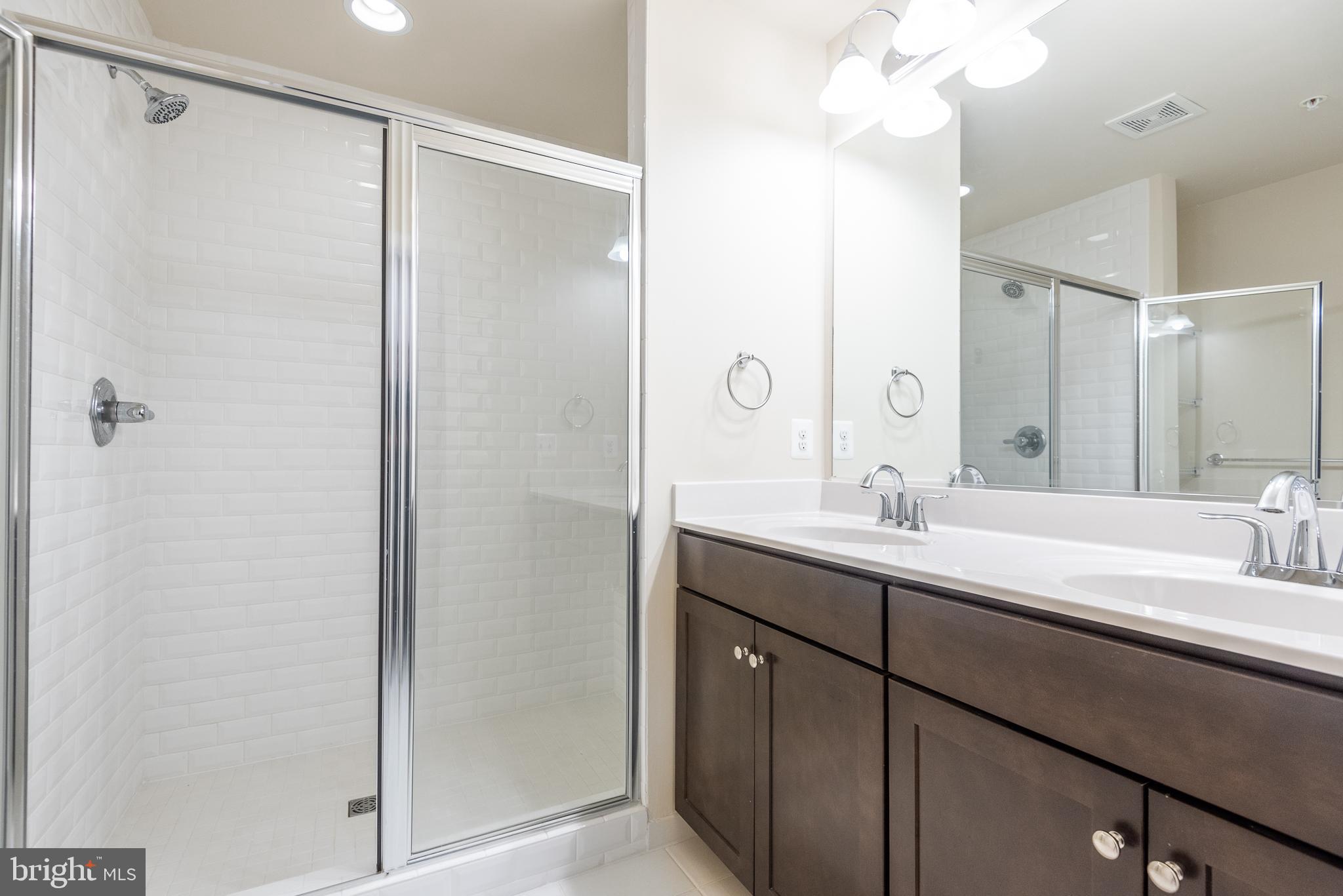 GLENMONT METROCENTRE - Residential Lease