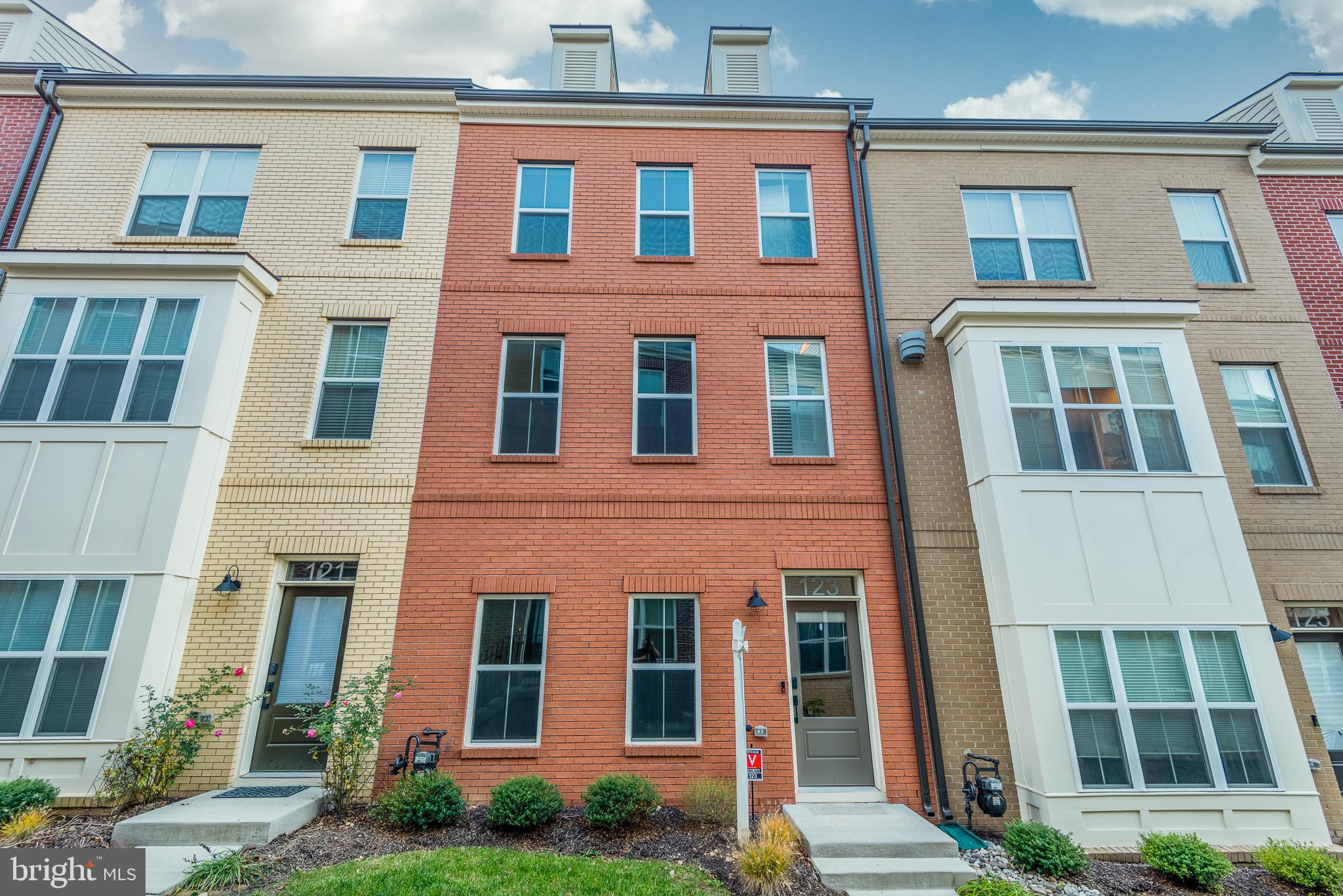 GLENMONT METROCENTRE - Residential Lease