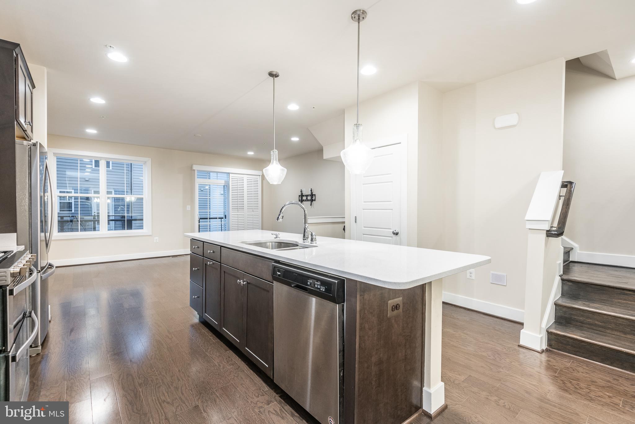 GLENMONT METROCENTRE - Residential Lease