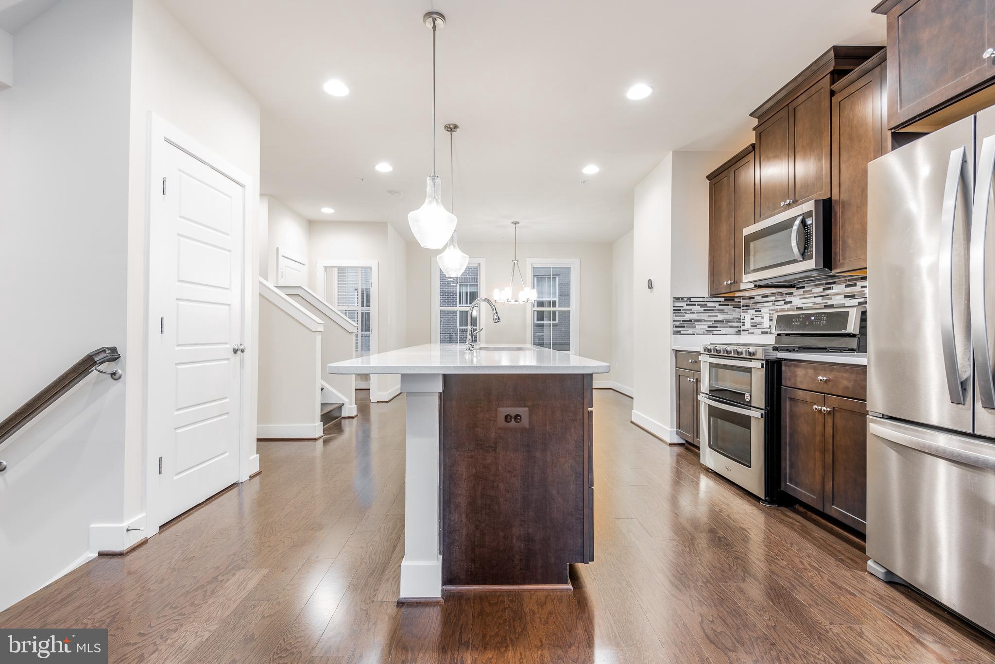 GLENMONT METROCENTRE - Residential Lease