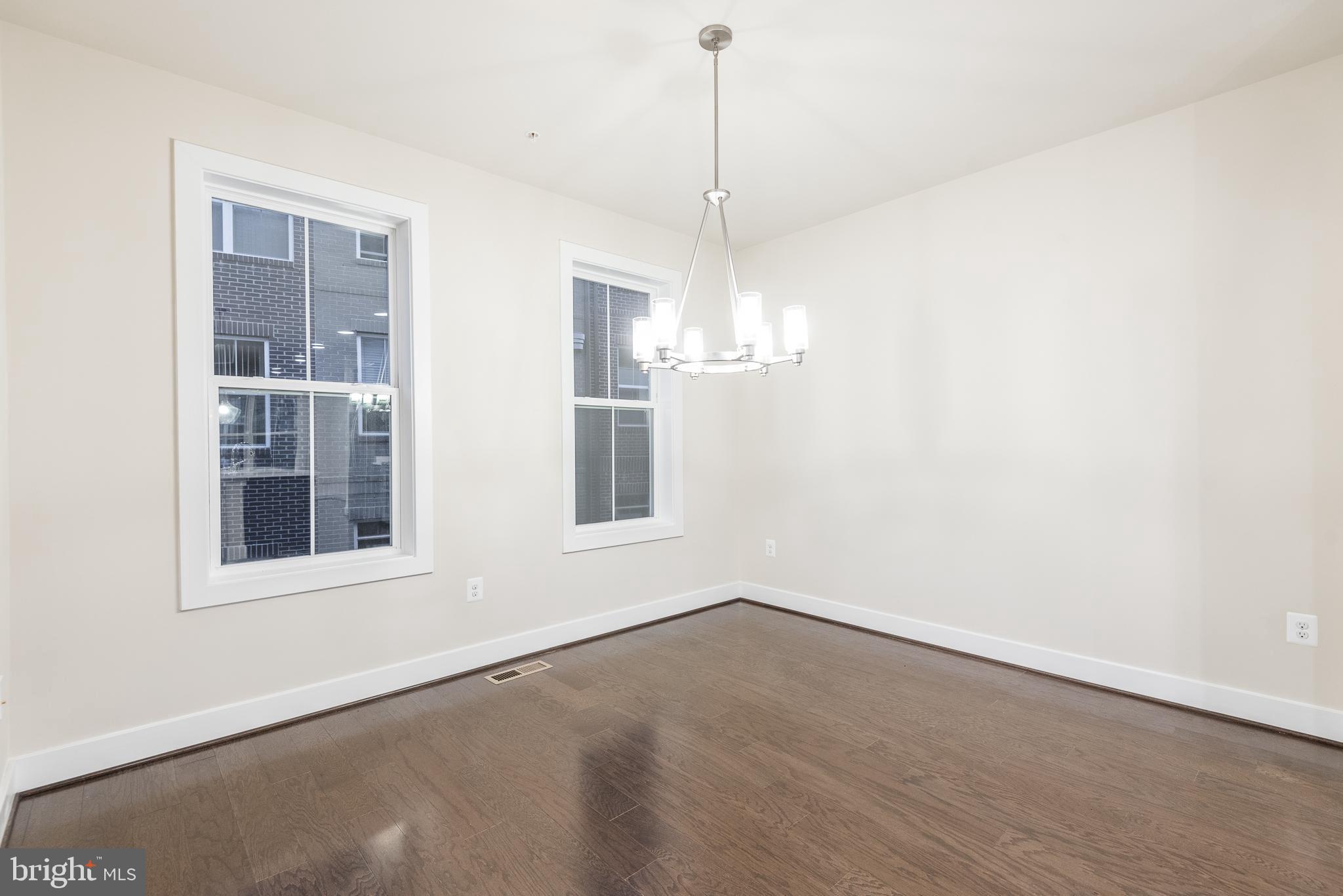 GLENMONT METROCENTRE - Residential Lease