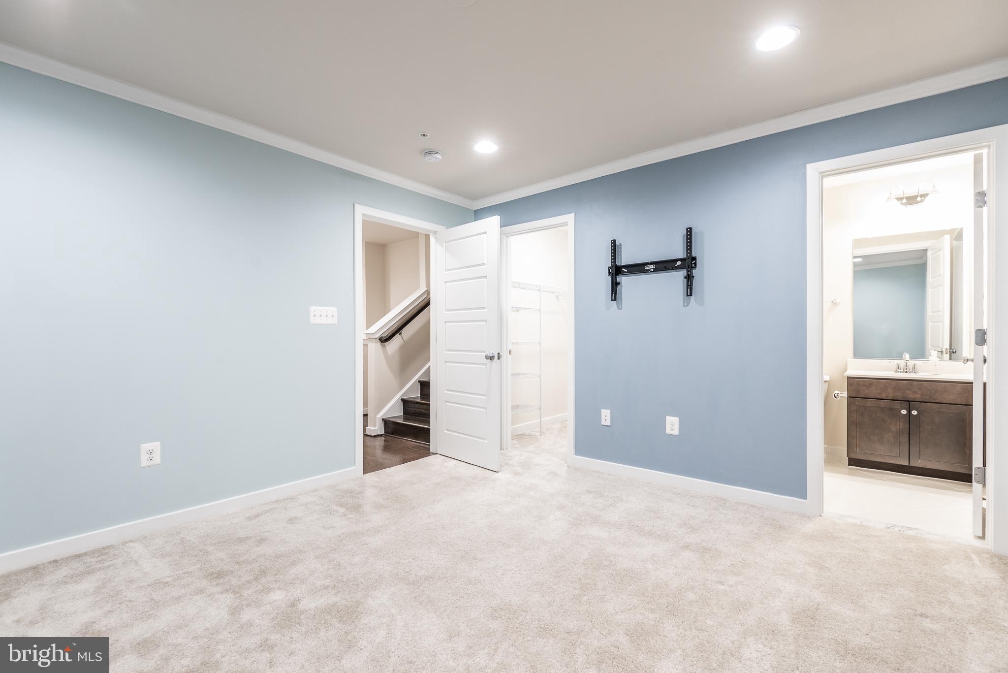 GLENMONT METROCENTRE - Residential Lease