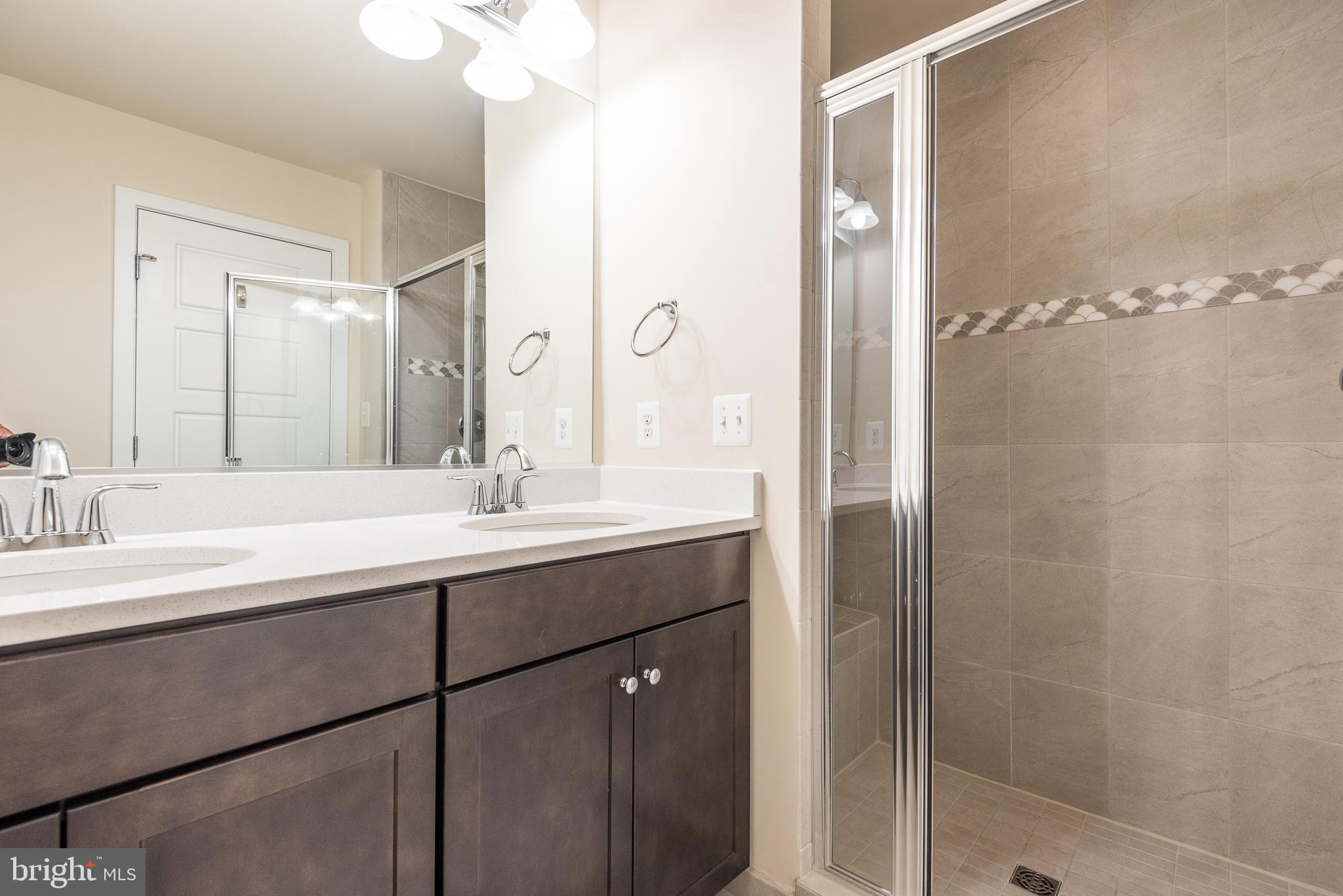 GLENMONT METROCENTRE - Residential Lease