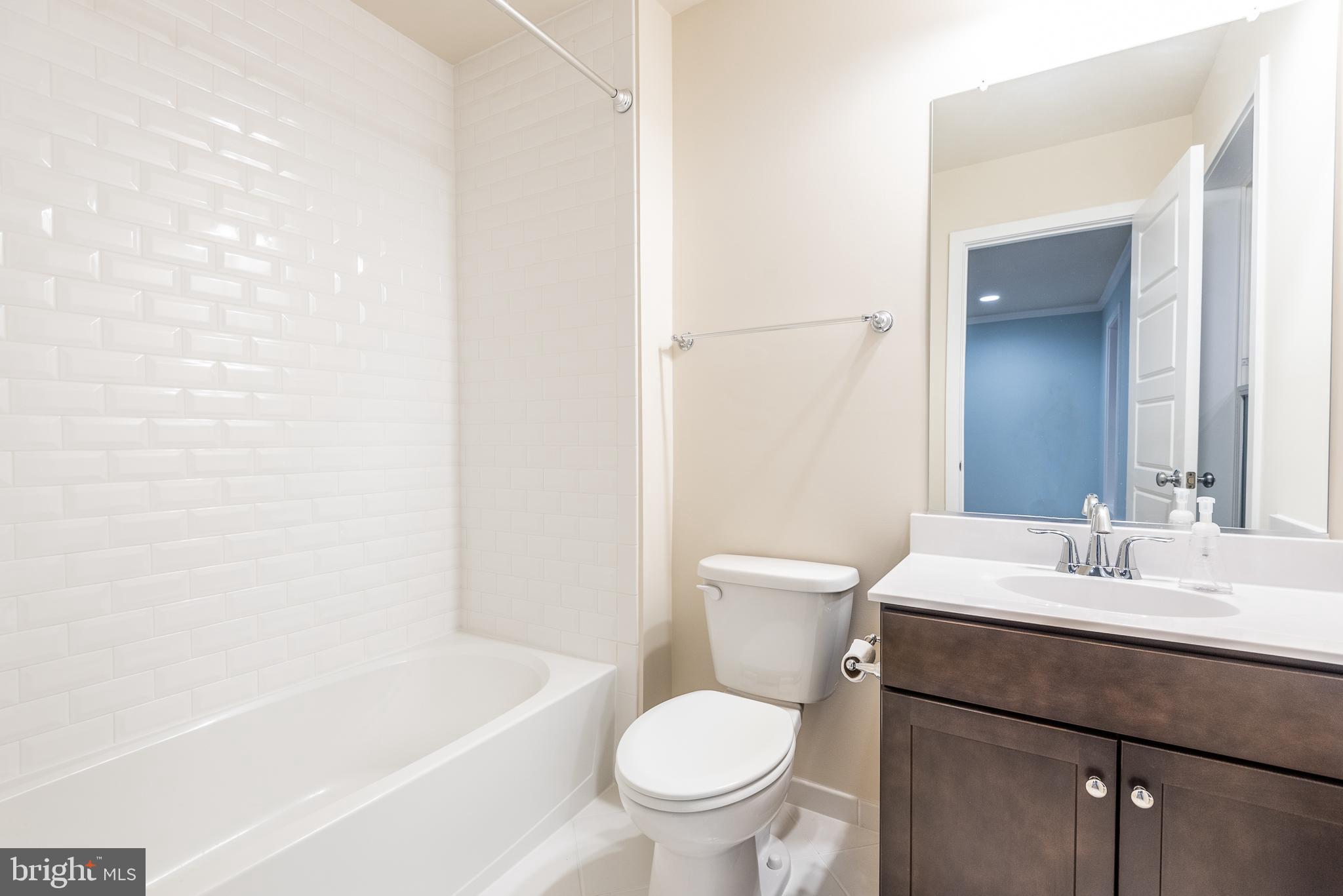 GLENMONT METROCENTRE - Residential Lease