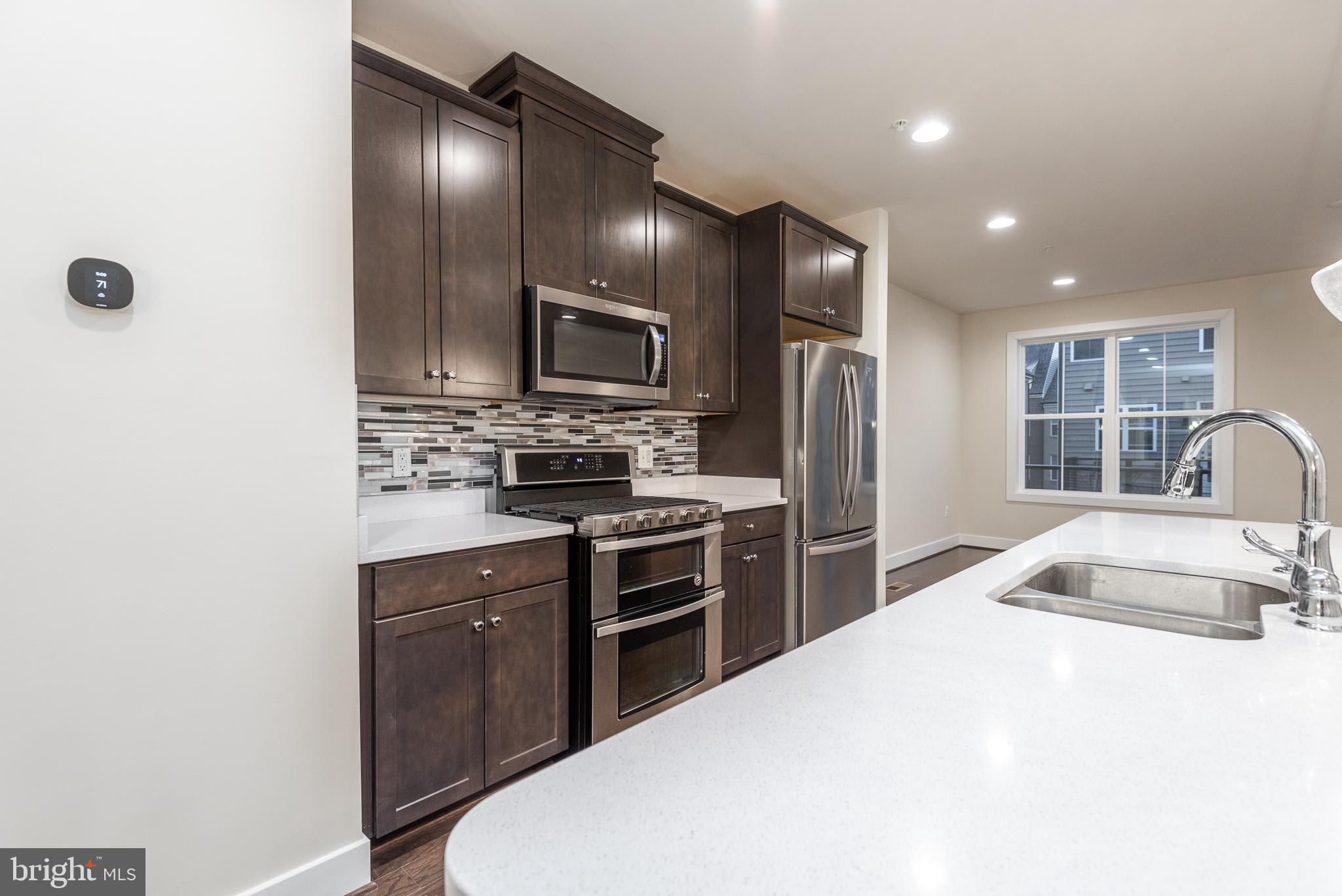 GLENMONT METROCENTRE - Residential Lease