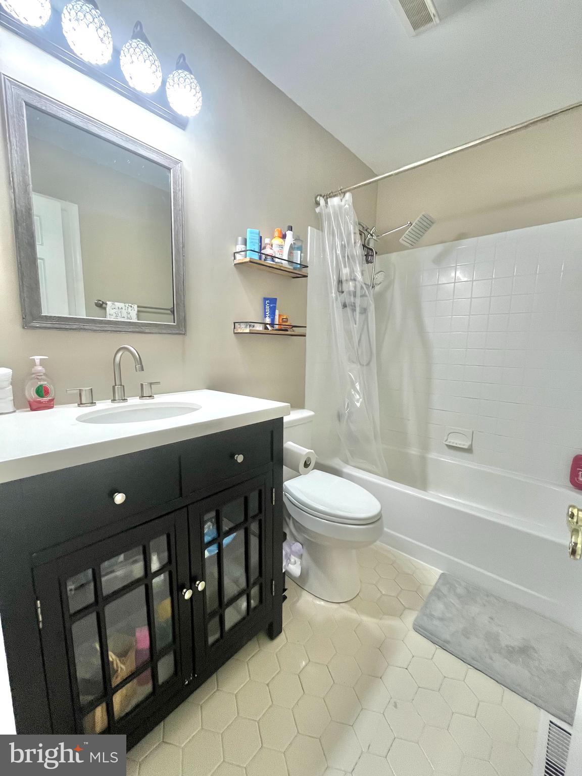 277 SPRUCE COURT