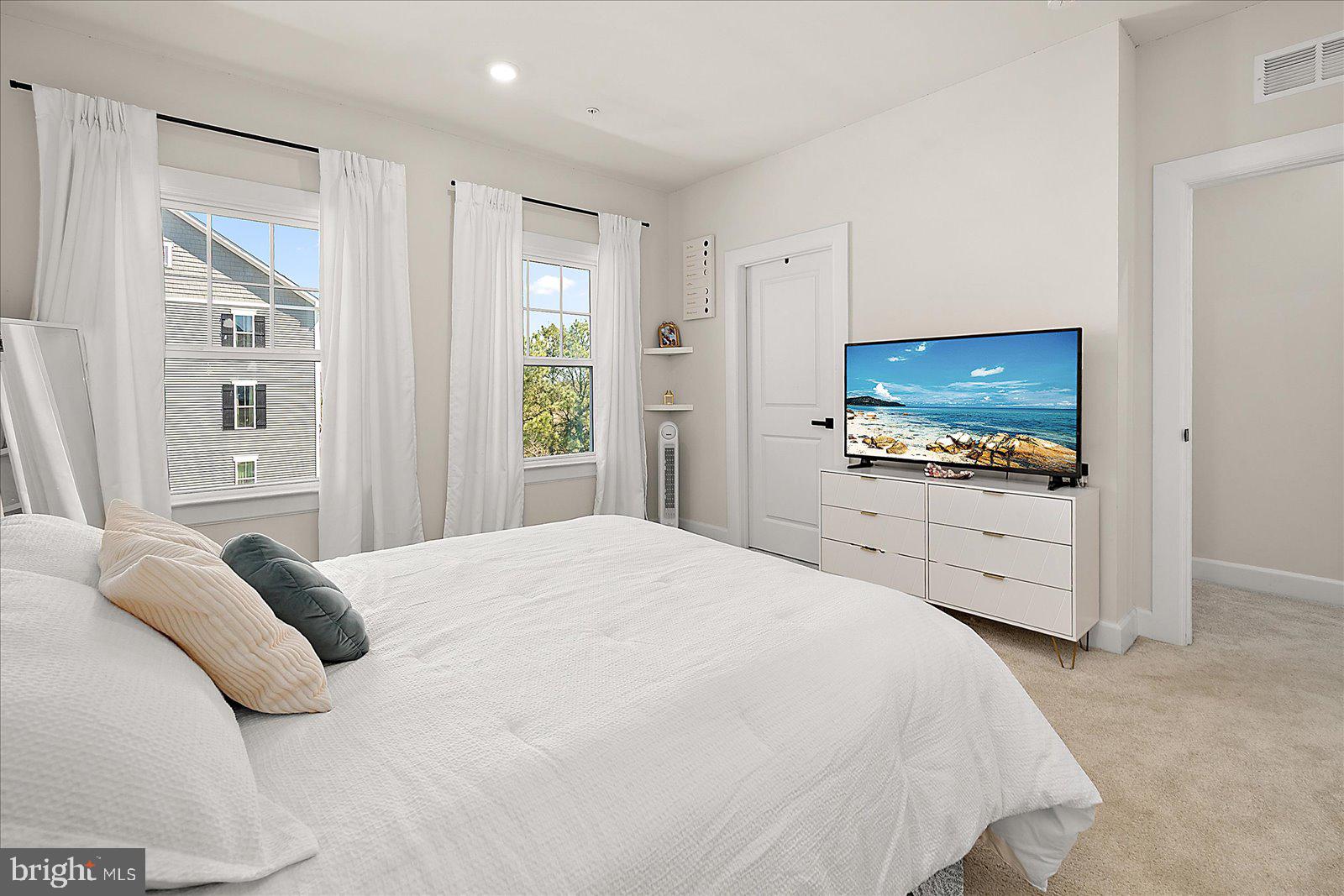 BAYSIDE - Residential