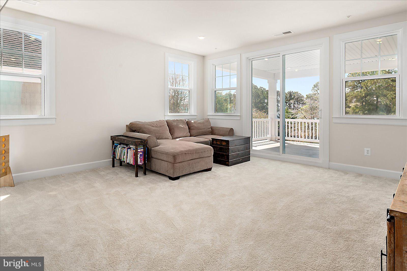 BAYSIDE - Residential