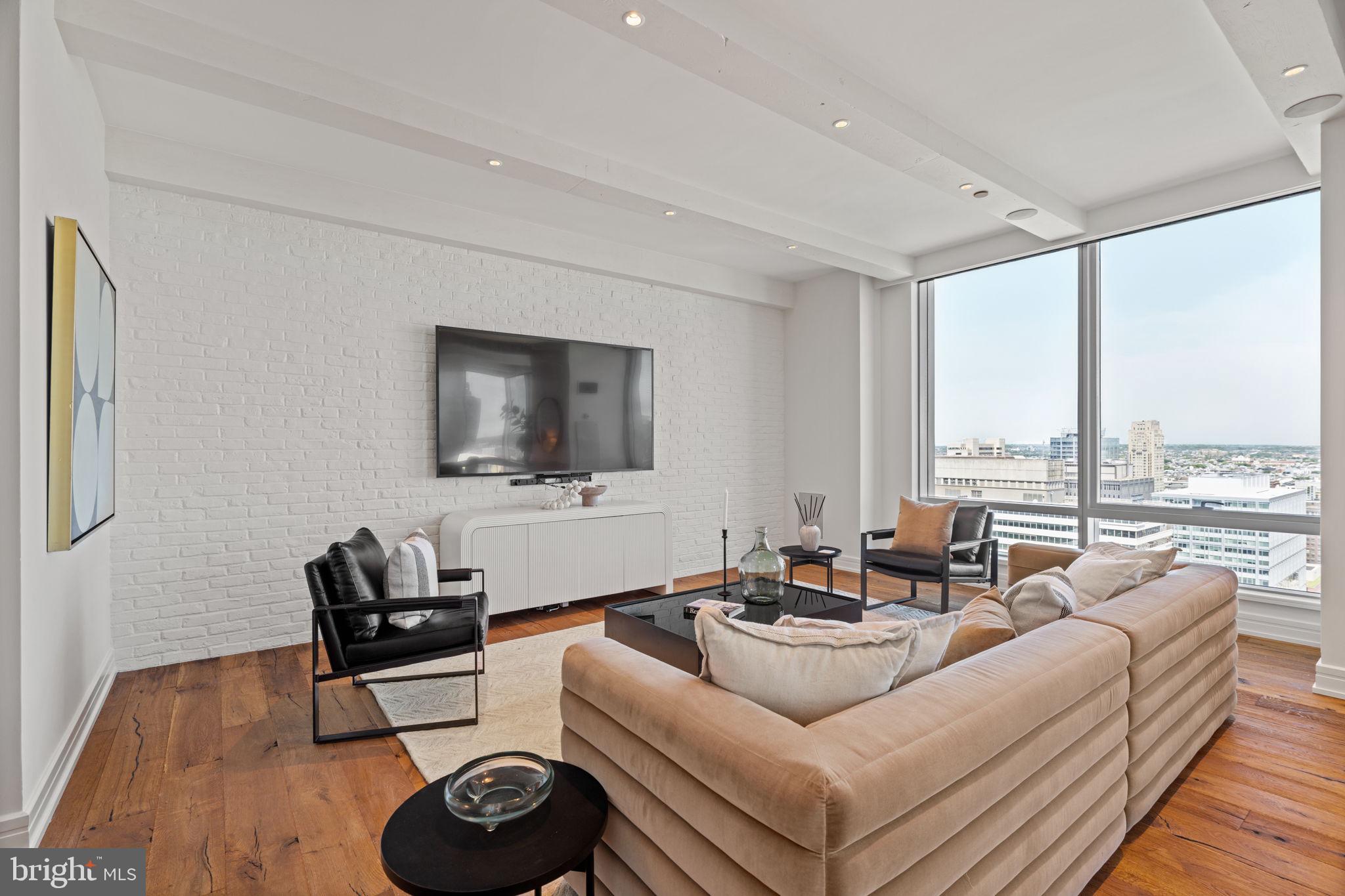 AVENUE OF THE ARTS - Residential
