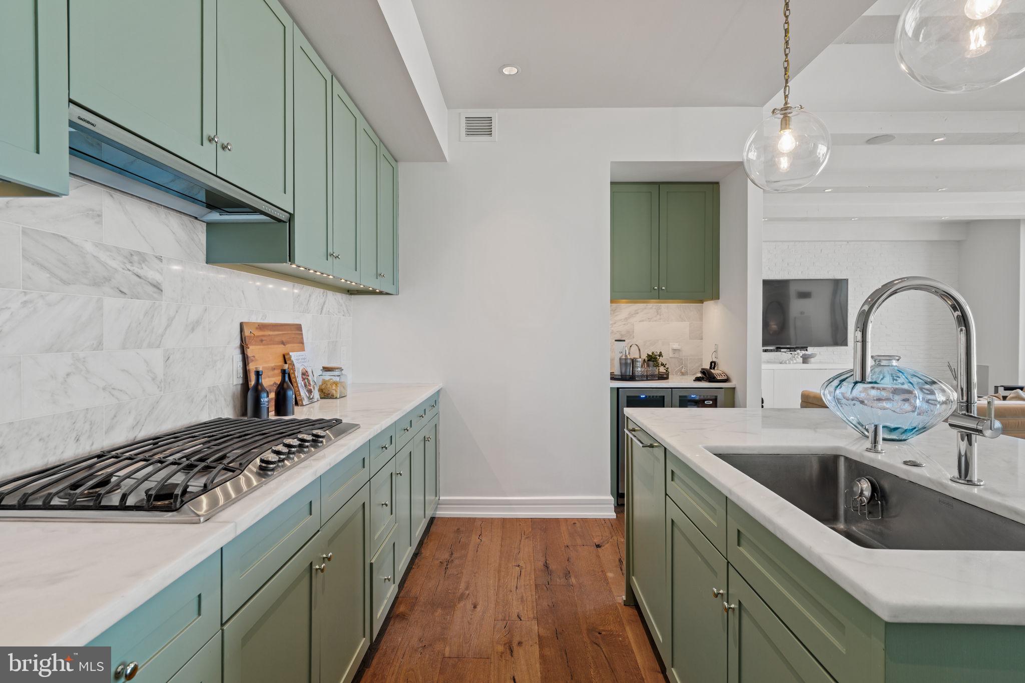 AVENUE OF THE ARTS - Residential
